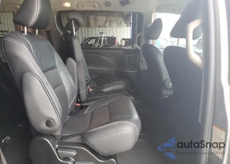 2018 Toyota Sienna Se z USA, uszkodzony, nr VIN 5TDXZ3DC9JS926552